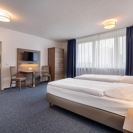 Hotel & Gaestehaus Rostock Luetten Klein Bagian luar foto