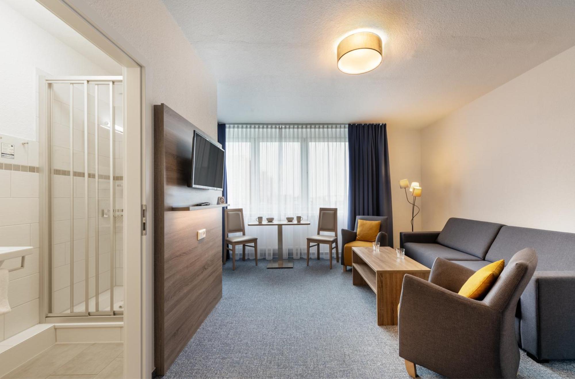Hotel & Gaestehaus Rostock Luetten Klein Bagian luar foto