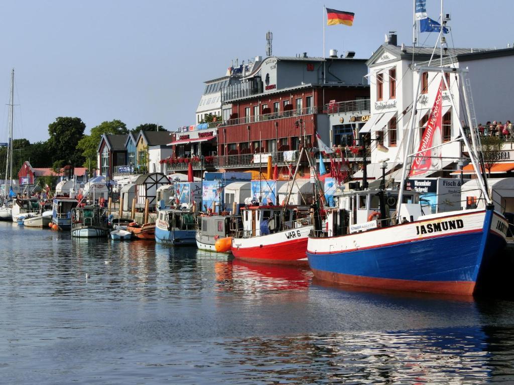 Hotel & Gaestehaus Rostock Luetten Klein Bagian luar foto